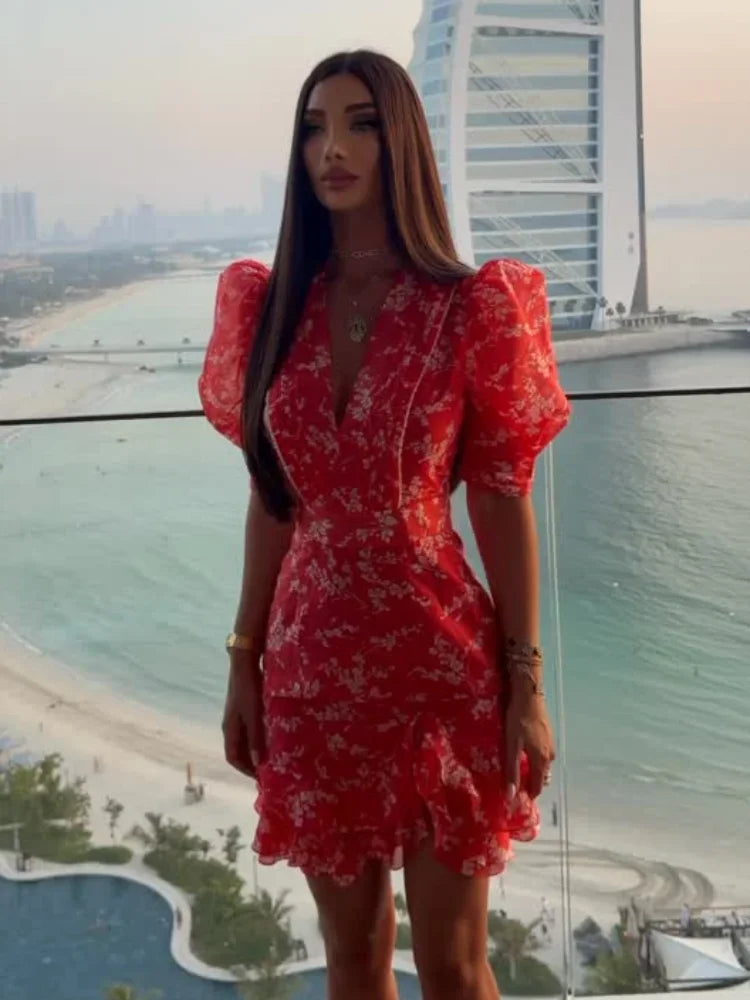 Vestido Mini Floral Rojo con Mangas Puff – V-neck y Abertura para Fiesta